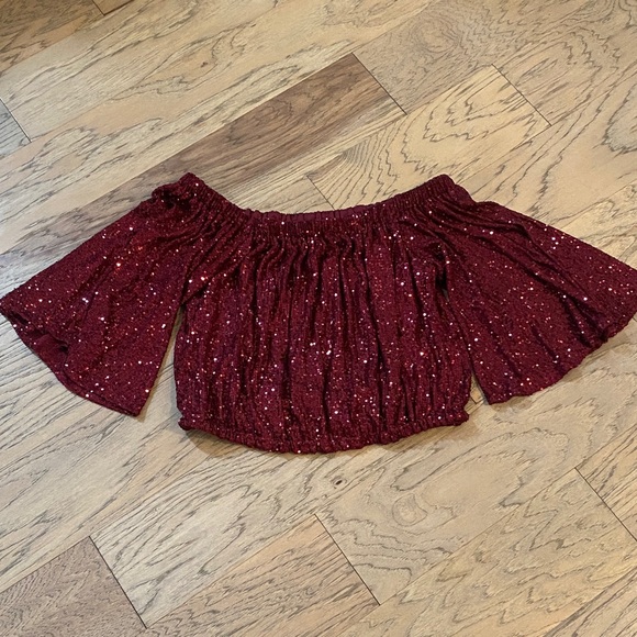 VENUS Tops - Venus red sequin off shoulder crop top